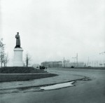 Памятник И. В. Сталину у въезда в город на Московском шоссе (ск. Н. В. Томский, арх. Б. Н. Журавлев). 1950 г. 